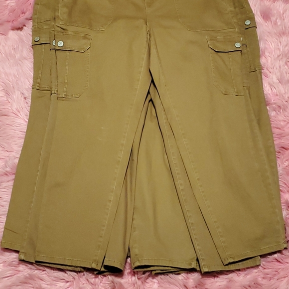 TERRA AND SKY SKINNY MID-RISE CARGO PANTS 👖 - Picture 3 of 10